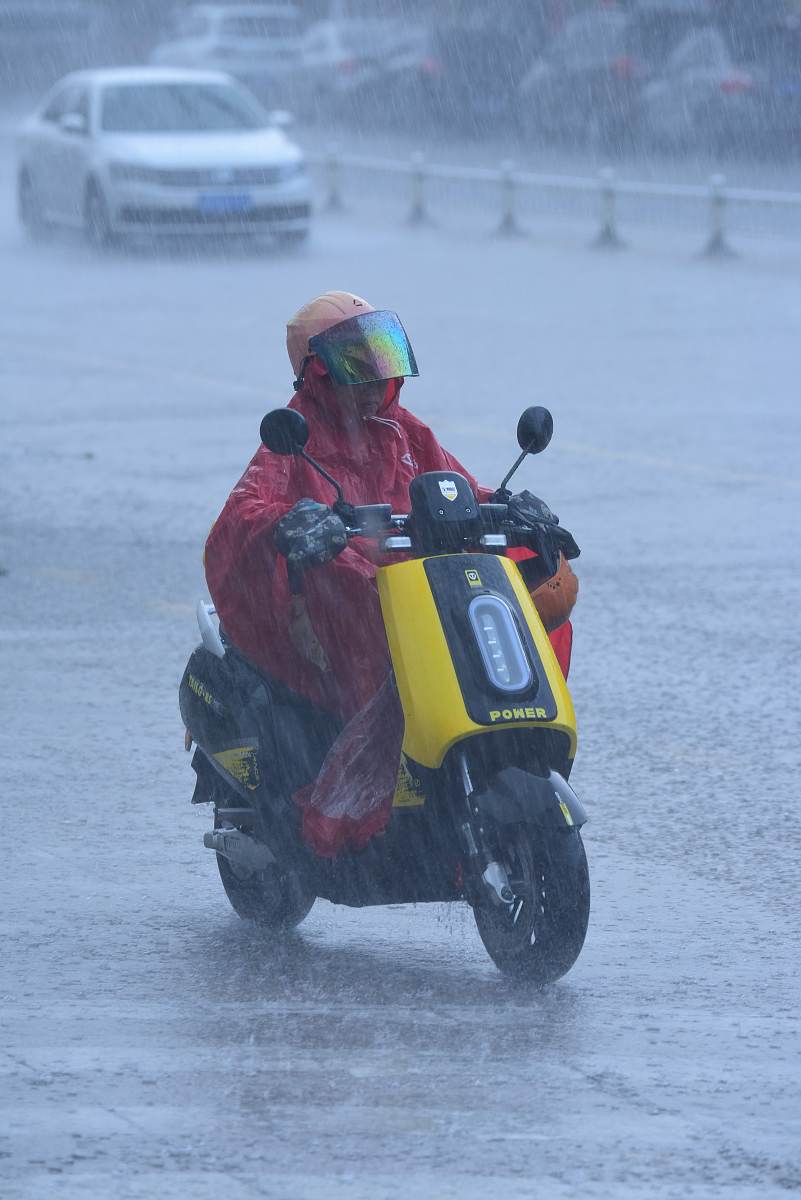 中央气象台发布暴雨蓝色预警 贵州云南广西等地部分地区有大到暴雨