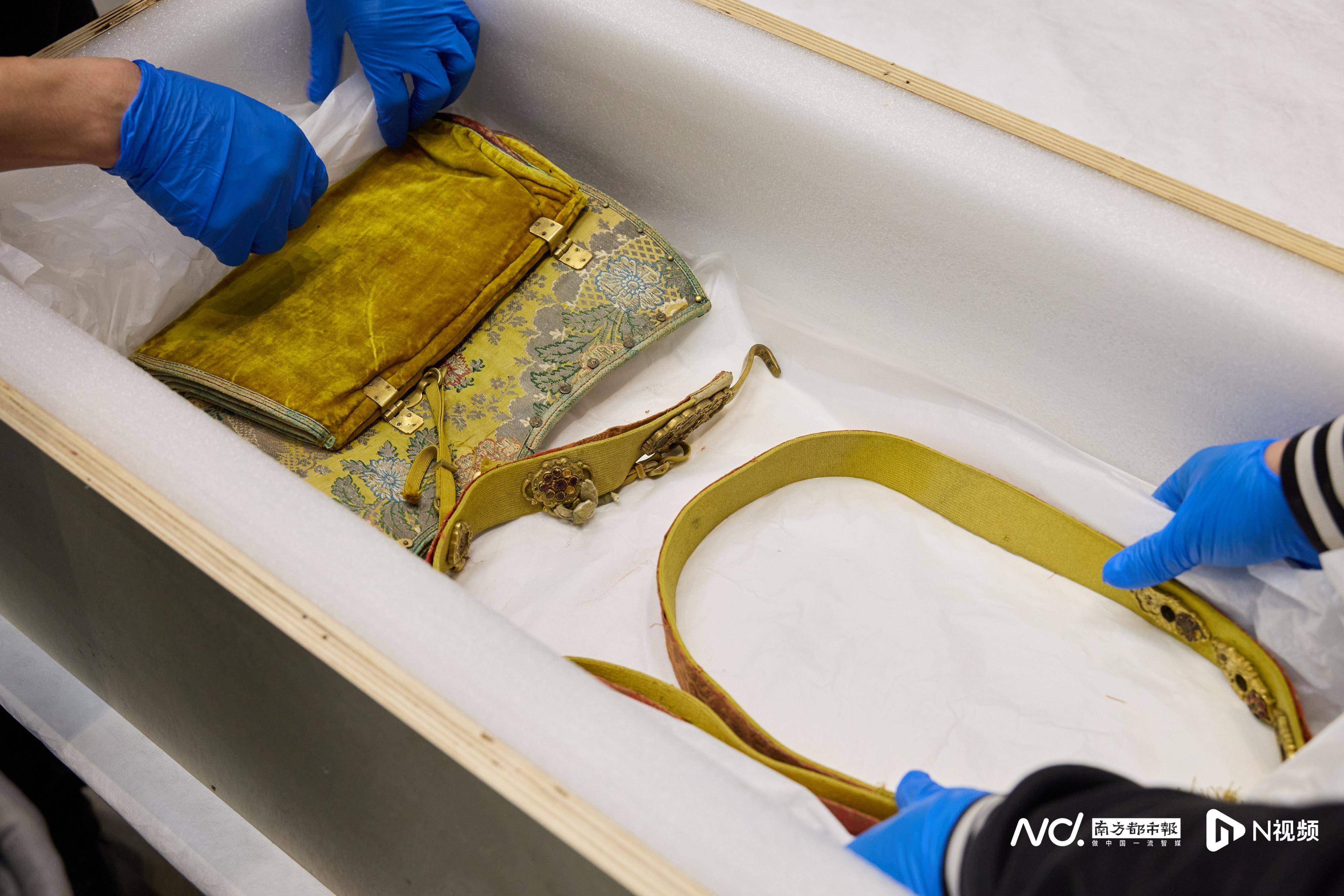 丝绸中国――香港故宫文化博物馆贺祈思收藏