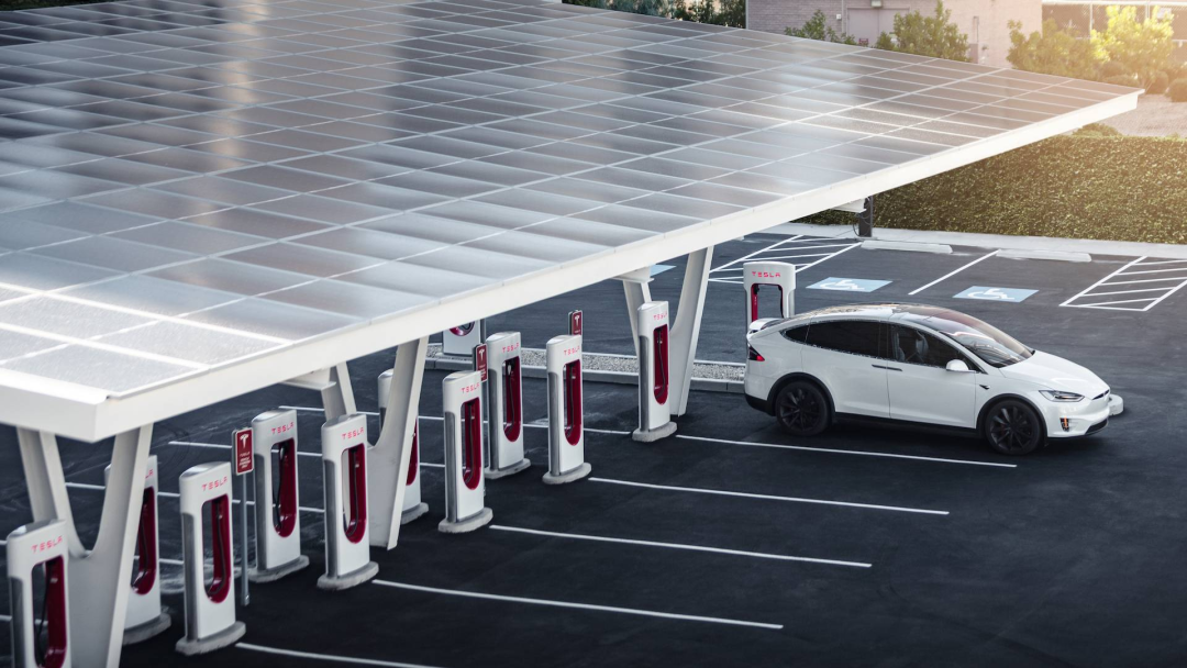 江西高速收费站首座“移动储充体验站”投入运营