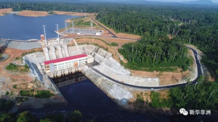 驻苏使馆贾金易参赞陪同中国进出口银行访苏工作组一行拜会苏里南财政部长