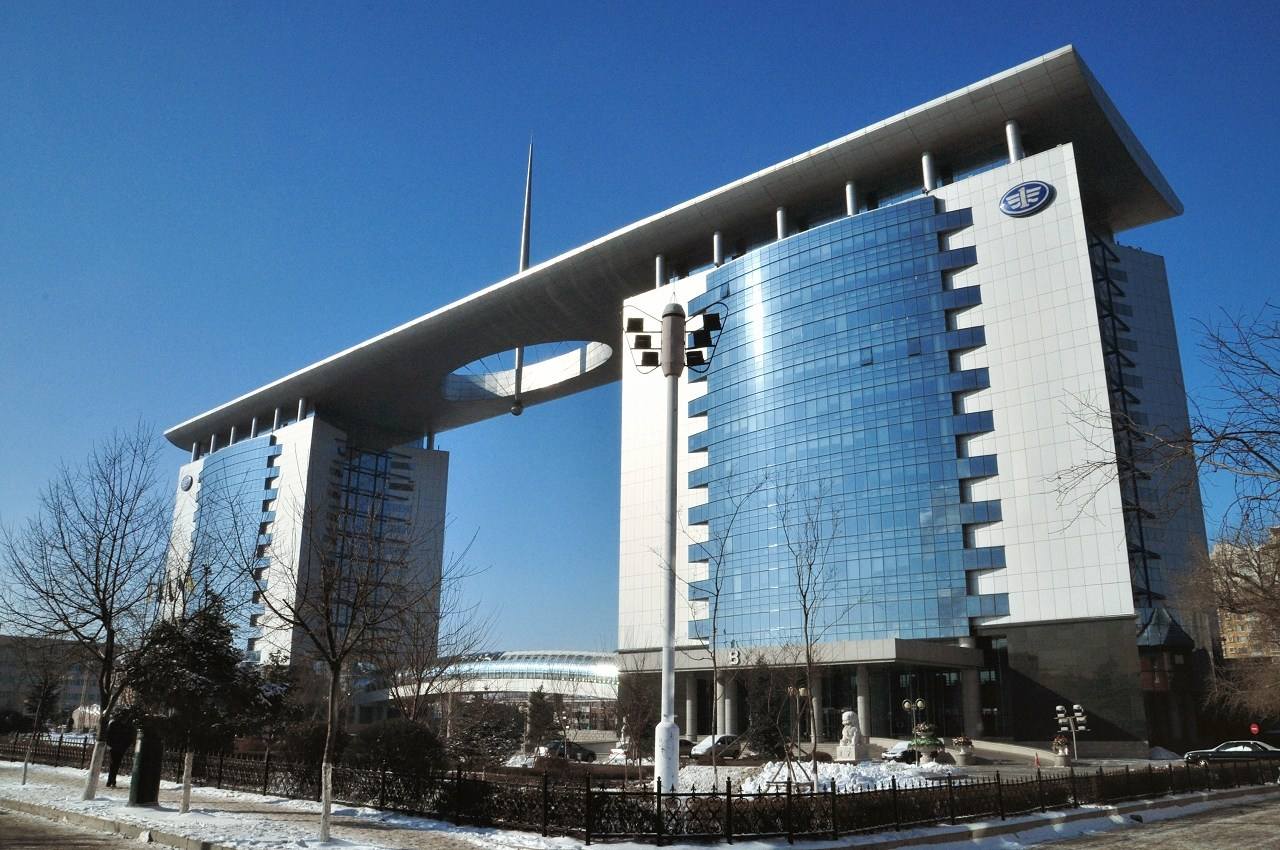 前海联合基金易主上海证券后 高管团队“全面”换血