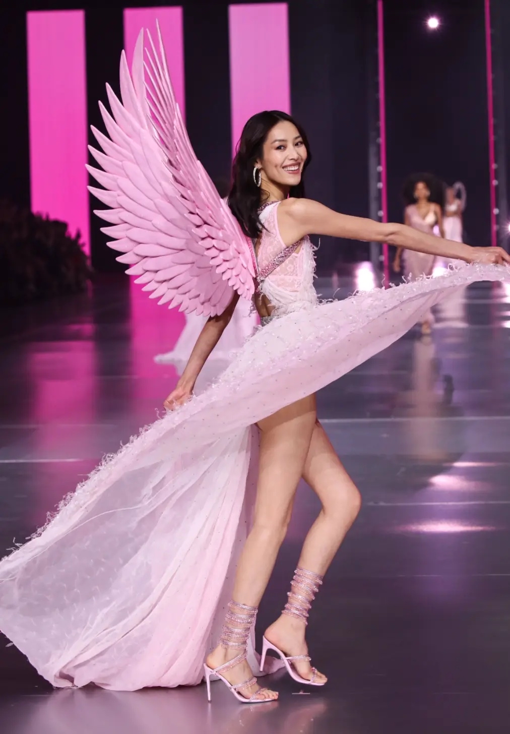 “性感”归来？维密2025天使秀重返纽约的品牌自救战