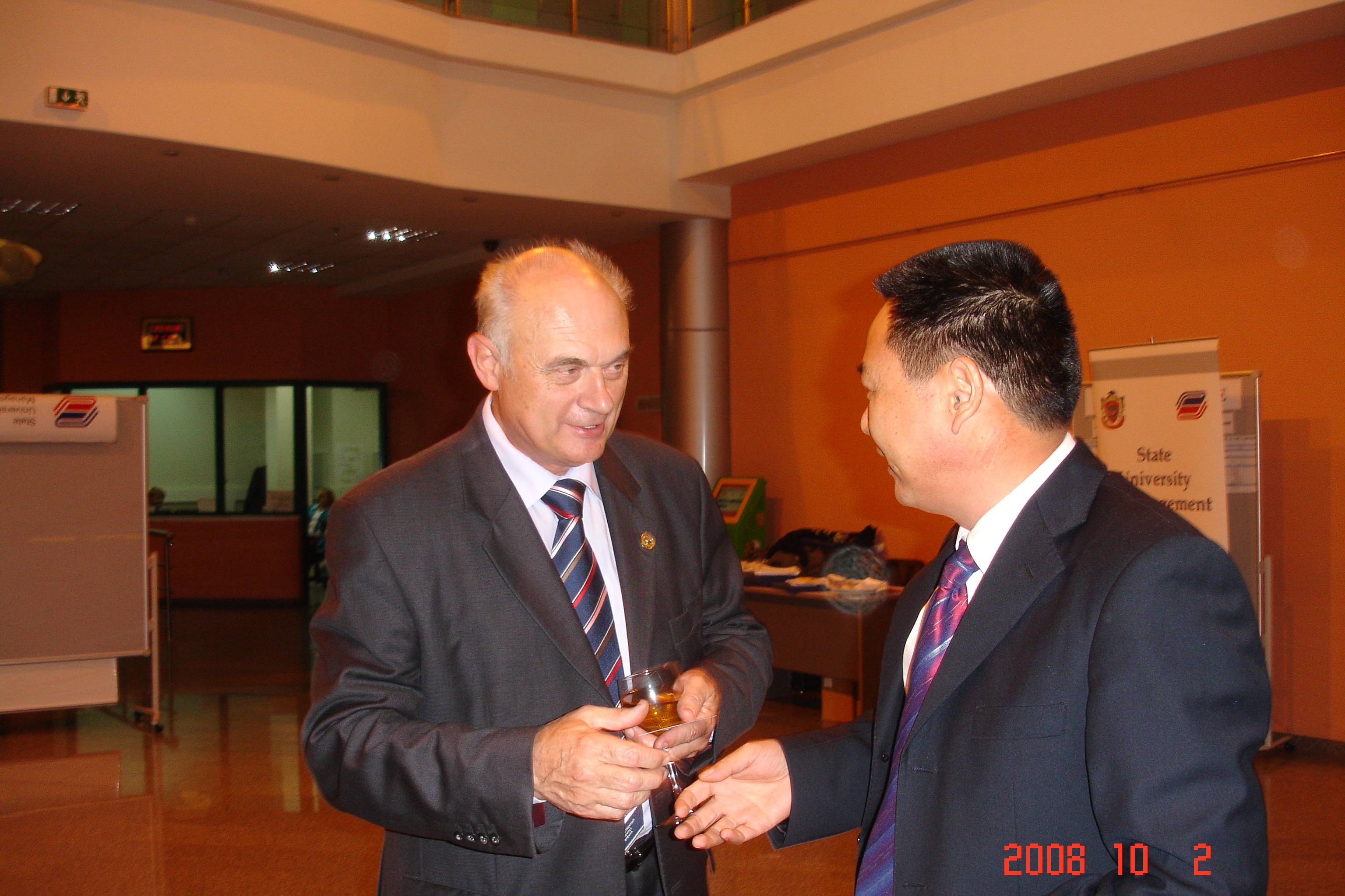 刘侃总领事出席中国湖北――意大利经贸合作洽谈会