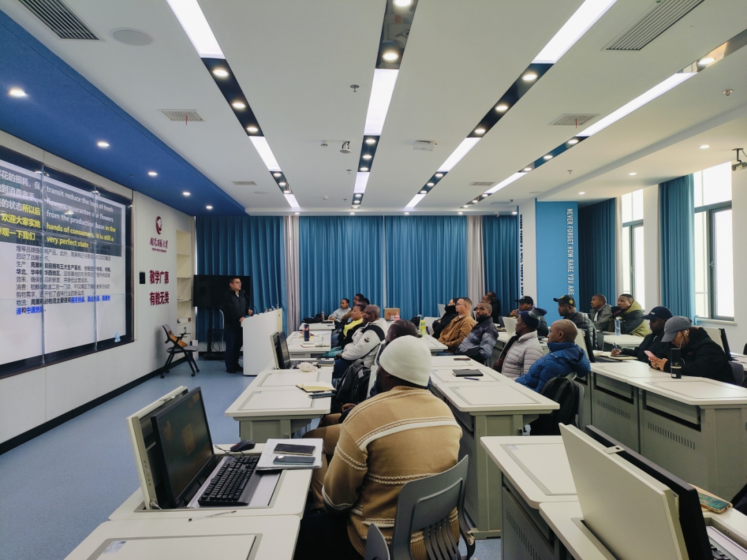 六大重点领域大规模集群式培养高技能人才 职教学子迎来全新数字教材