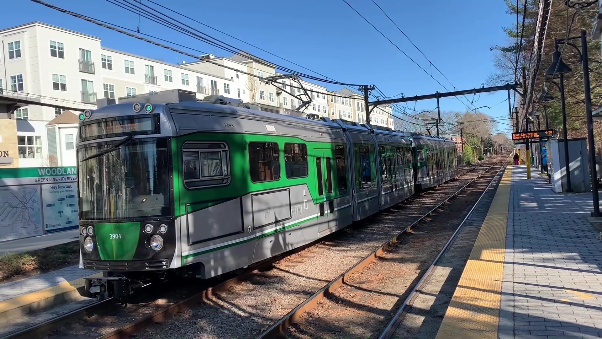 波哥大地铁一号线第二列列车抵达卡塔赫纳