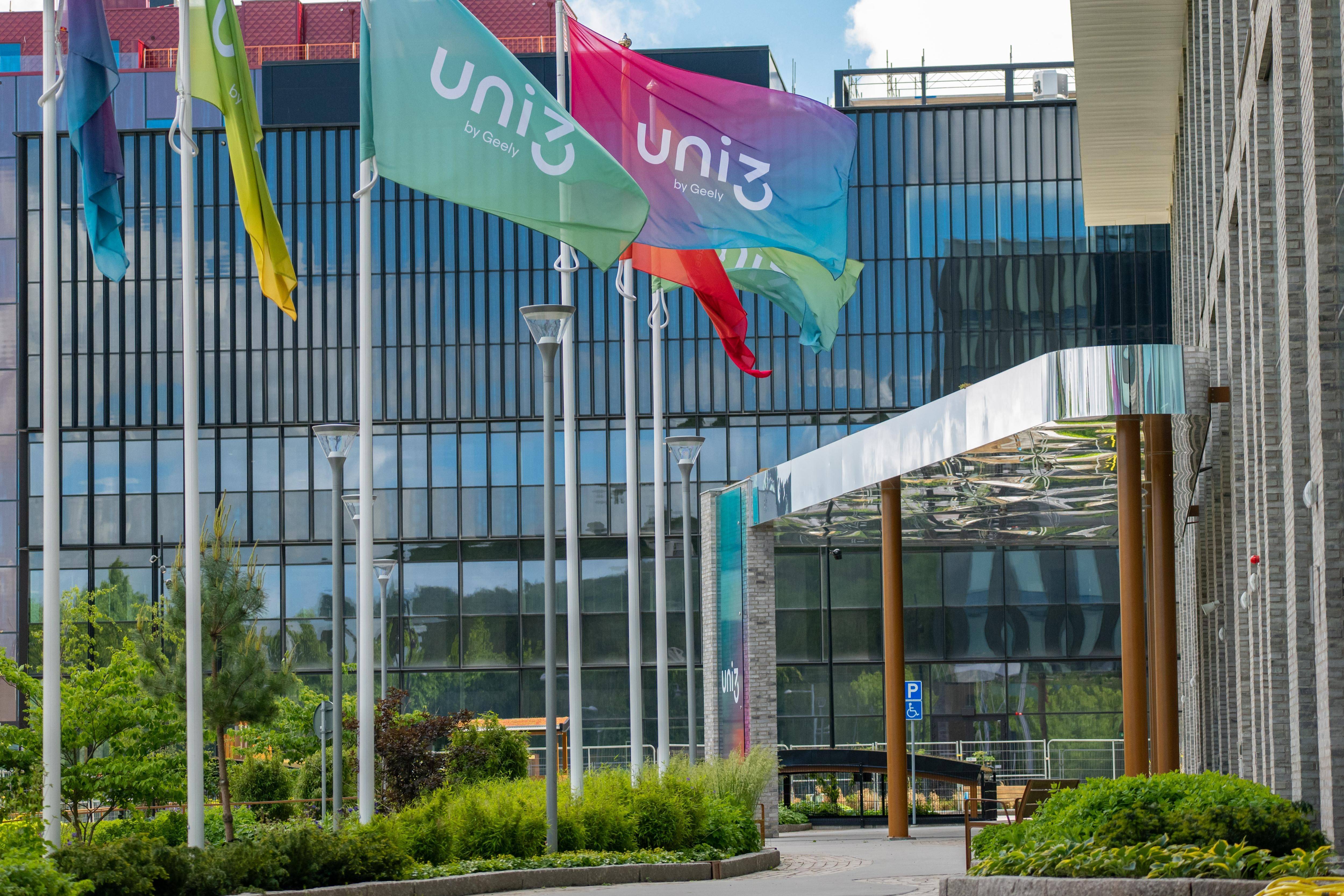 吉利汽车在英国：从借欧洲血统，到靠中国技术