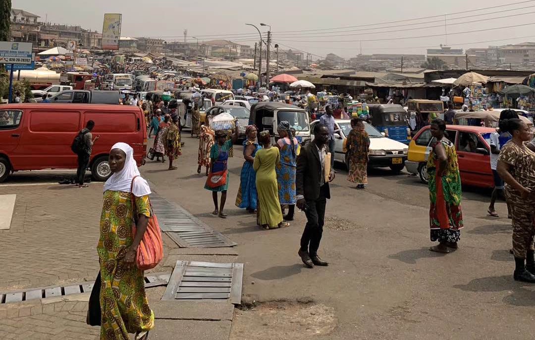 加纳前七月财政支出降低14%