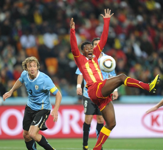 加纳前七月财政支出降低14%