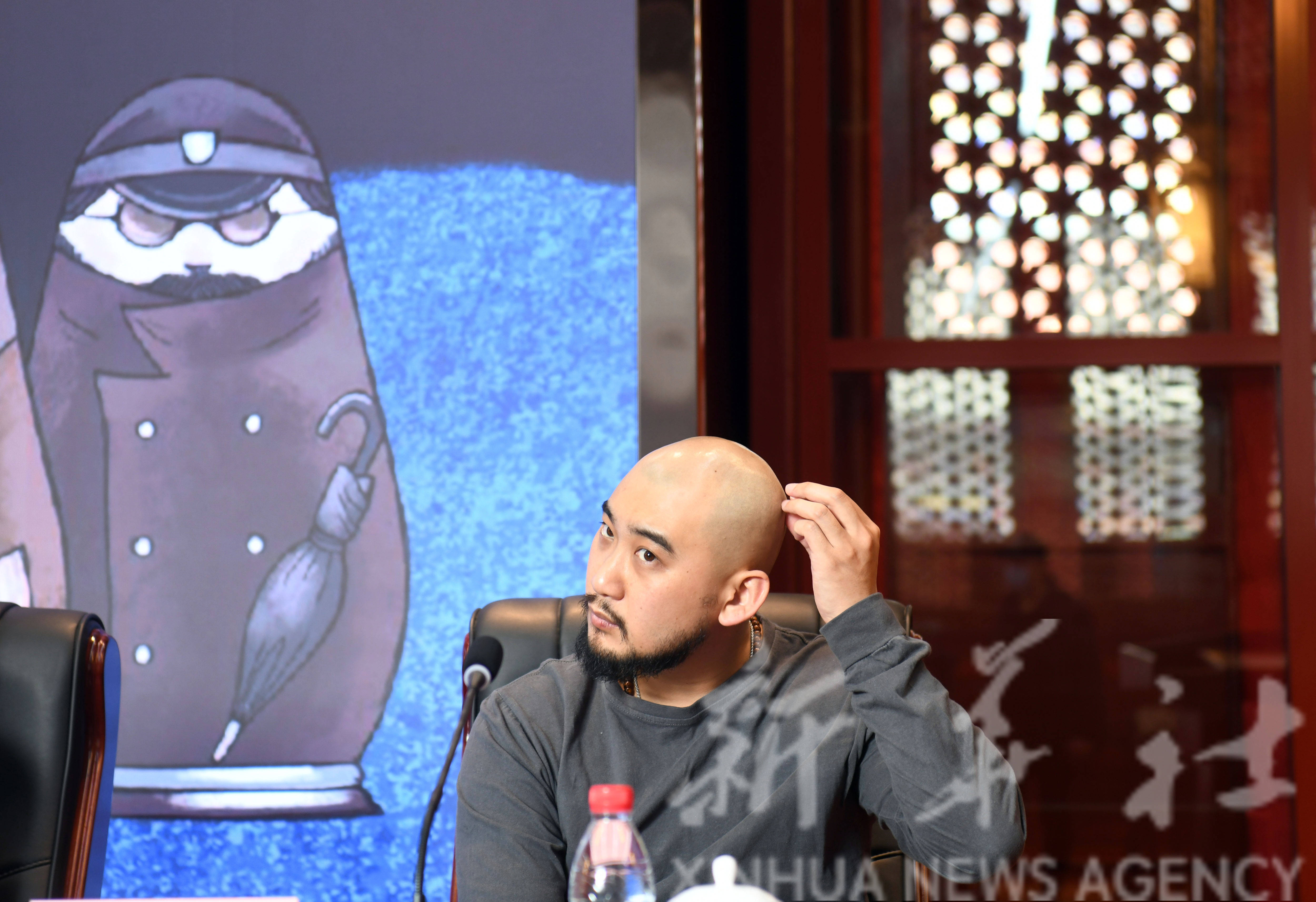 吕瑞浩公参同非盟委员会经贸司代司长奥罗姆、非盟工会主席蒂亚姆进行工作交流