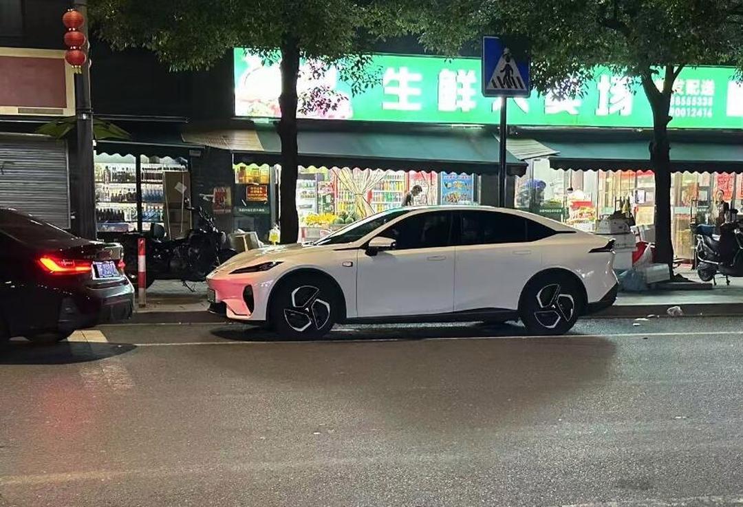 深蓝汽车重振轿车产品线 新车L06“高配”杀入15万级市场