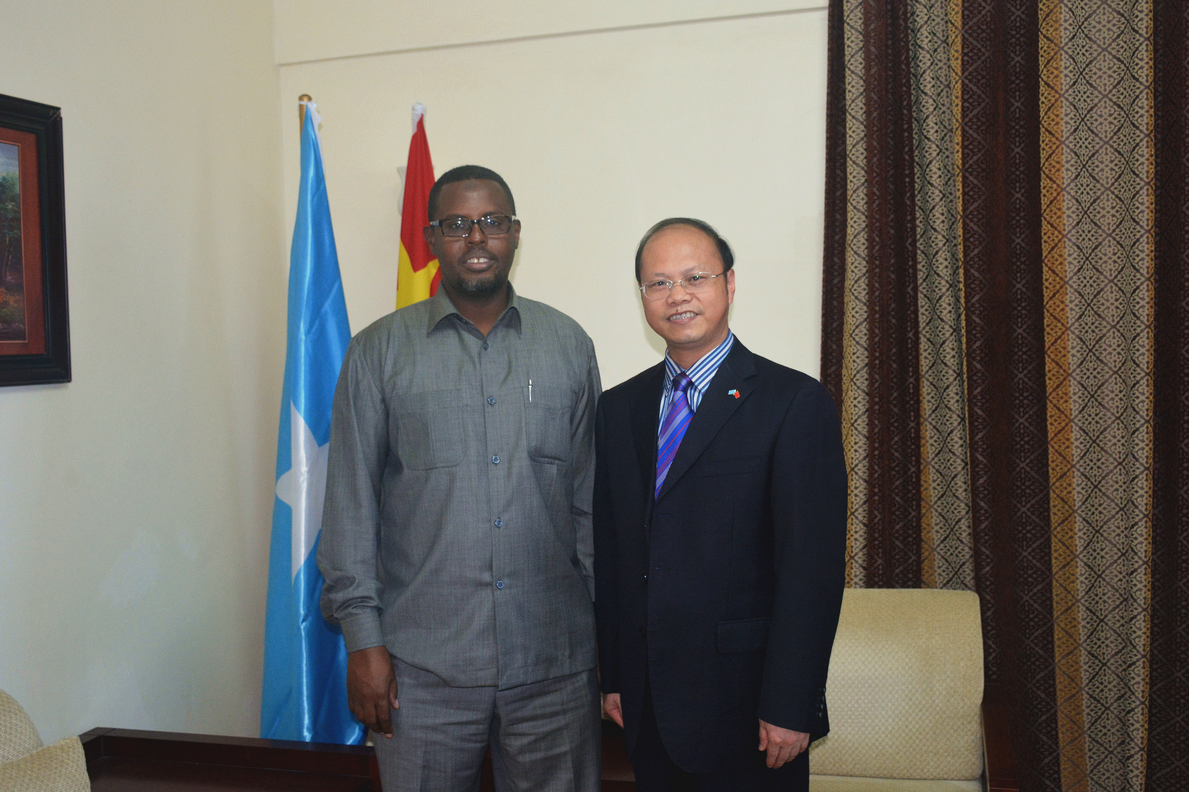 吕瑞浩公参会见非盟农业高级政策官员穆雷