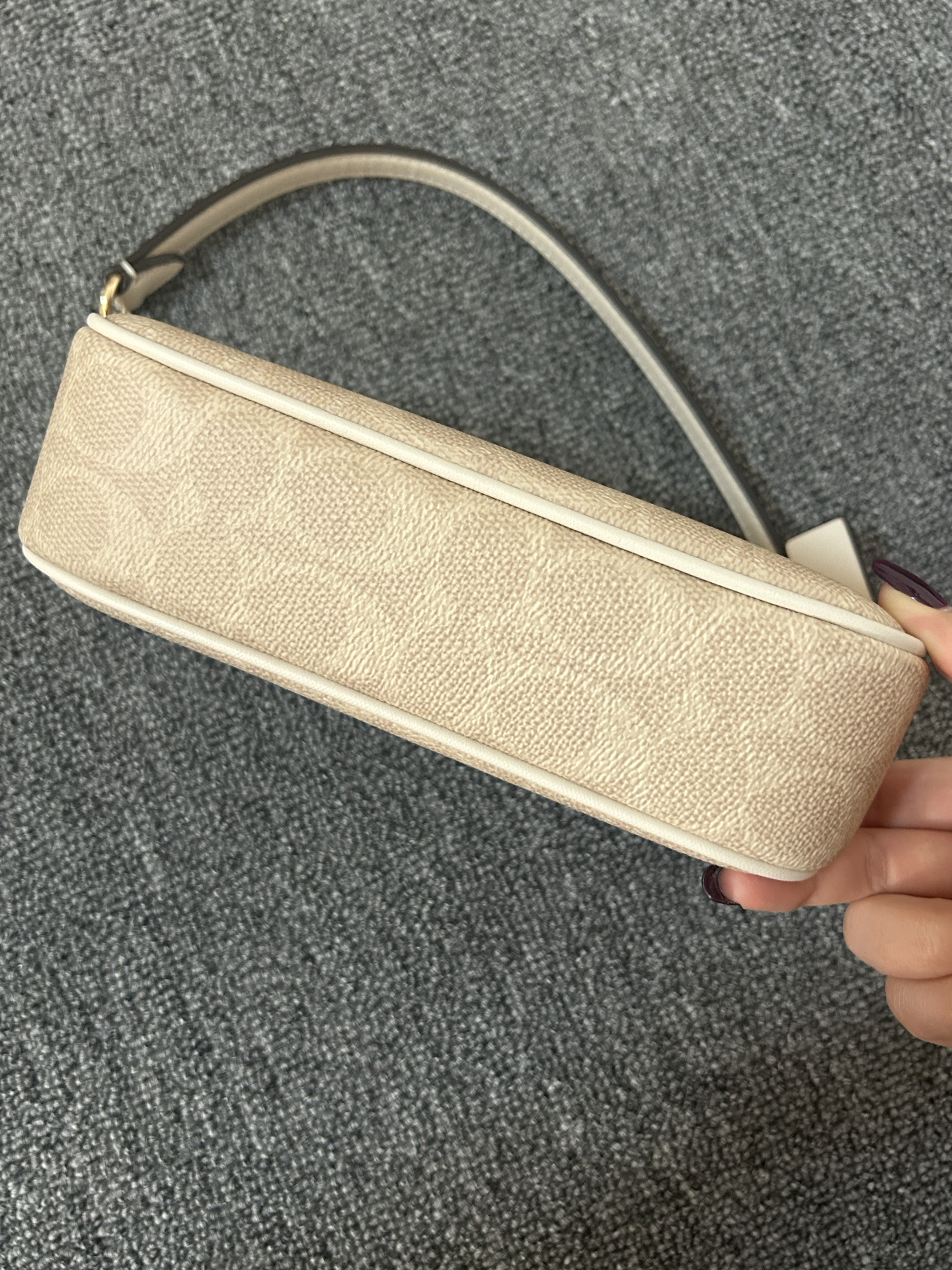 业绩增长、产品涨价：“妈妈包”COACH是如何翻红的？