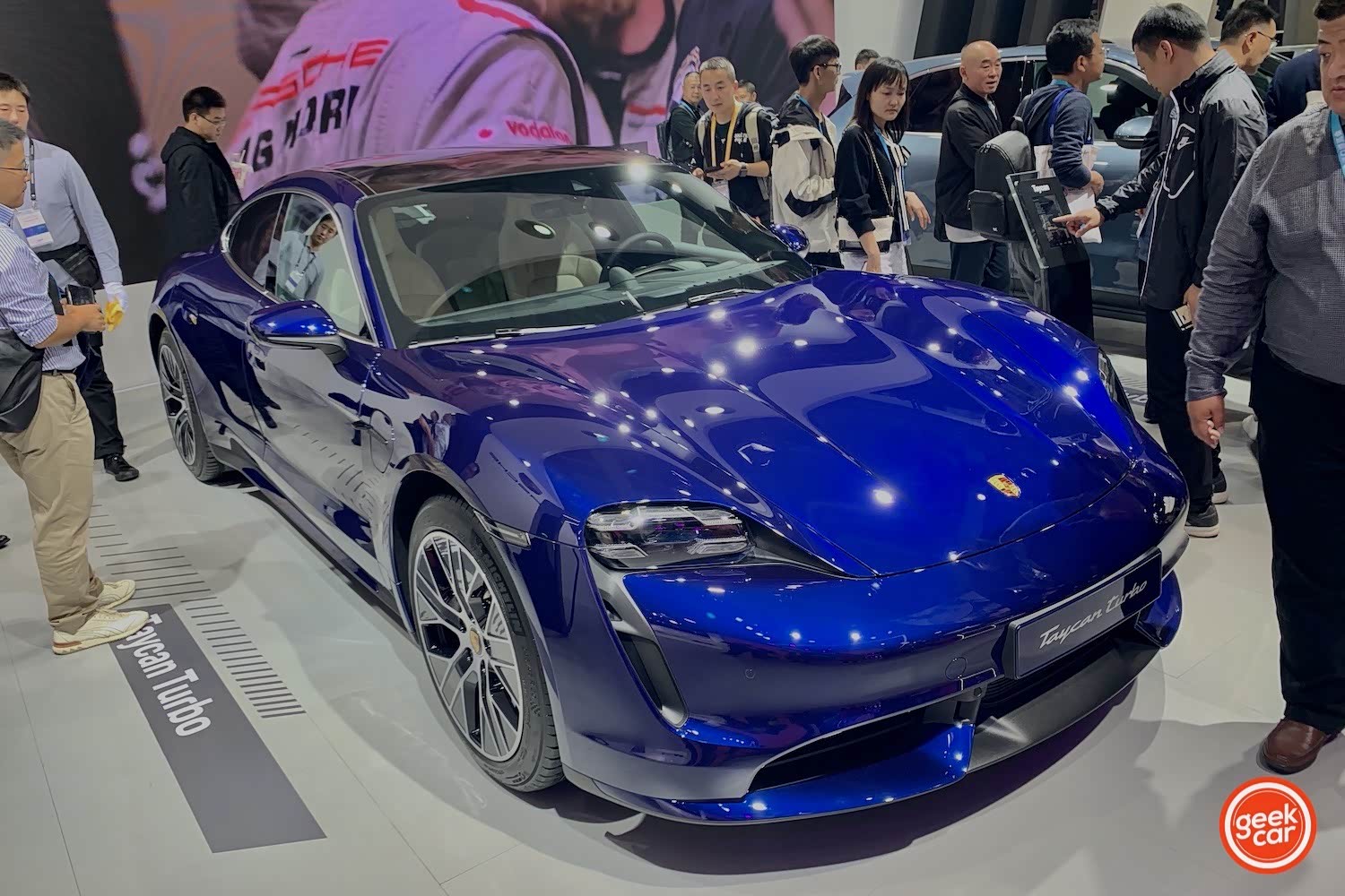 进博会观察丨鞋服馆里的黑科技