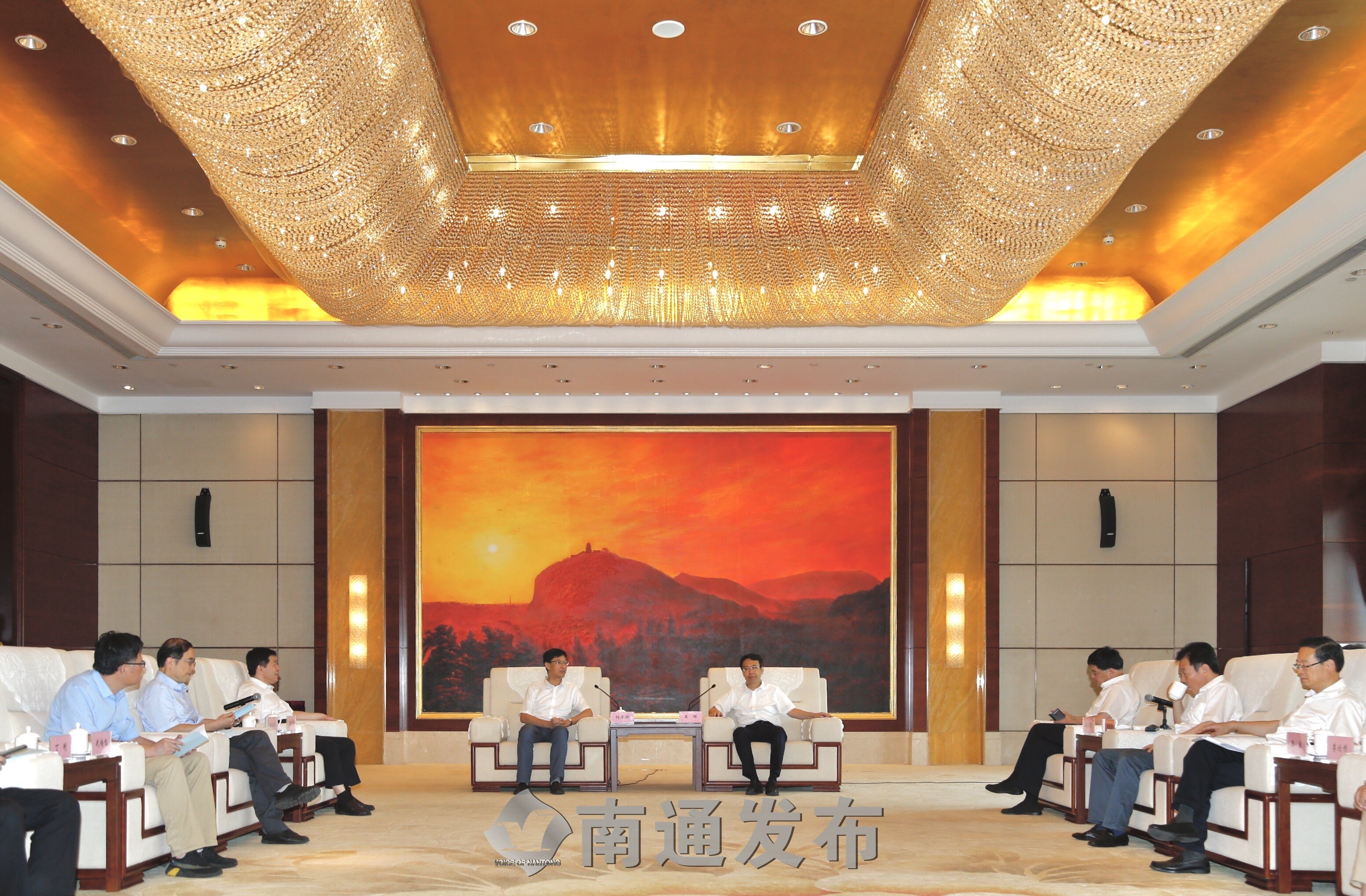 王晖参赞会见几内亚安全和民事保护部长