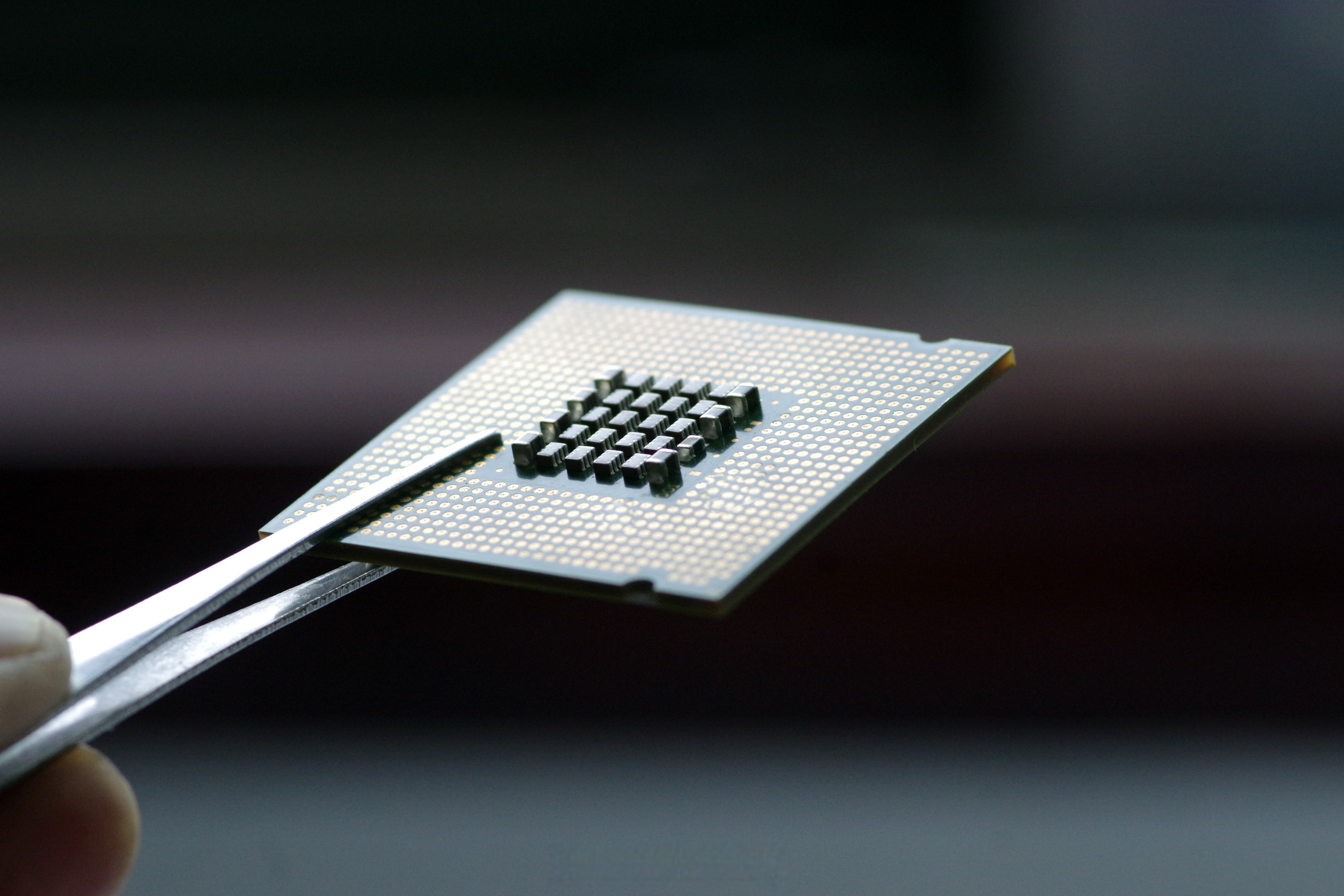 华源控股与寰鼎签署投资意向性协议 加码布局集成电路设备赛道