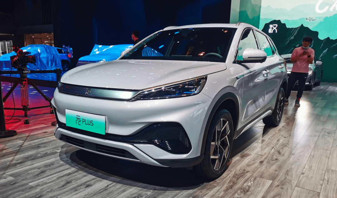 神州泰岳三季报营利双降,老游戏失速、新游缺位,AI业务尚难挑大梁