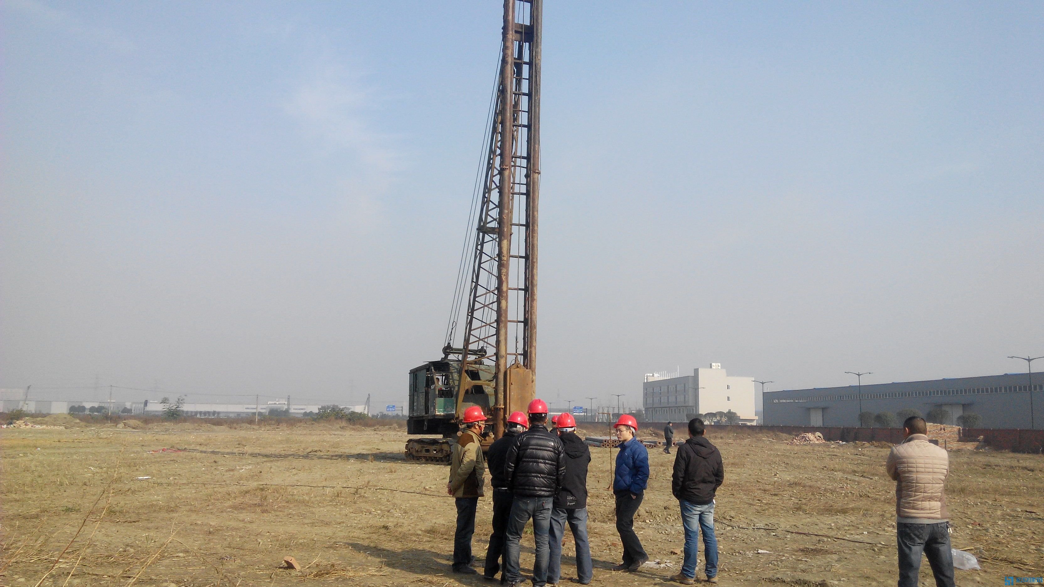 哈伊马角港口局与中国建华控股集团正式宣布建设海湾首家预应力高强混凝土管桩工厂