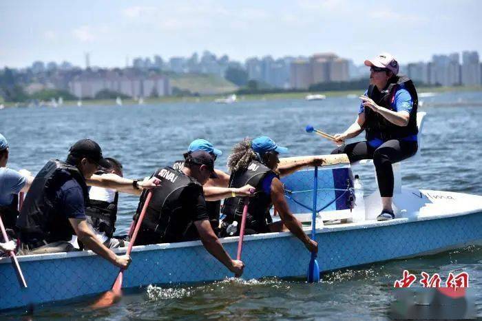 余鹏总领事访问美利华食品公司