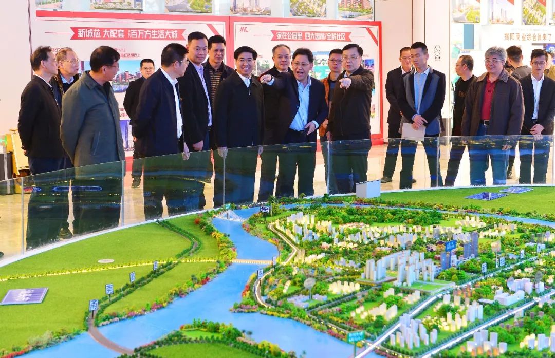 从搁浅巨轮到文旅地标，一个滨海小镇的乡村振兴方法论