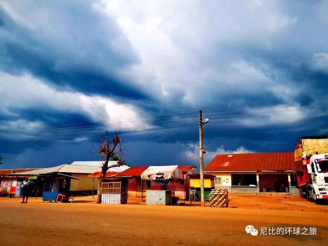 加纳10月份通胀率放缓至8%