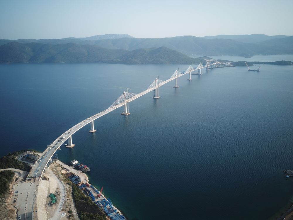 克罗地亚公路公司与中国路桥公司签订高架桥建设合同