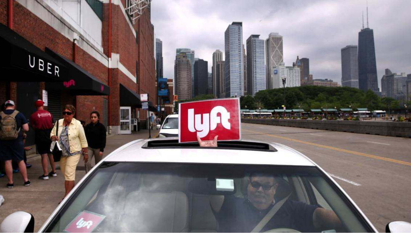 8亿债券被超额认购3倍 春秋航空靠什么成为“安全资产”？