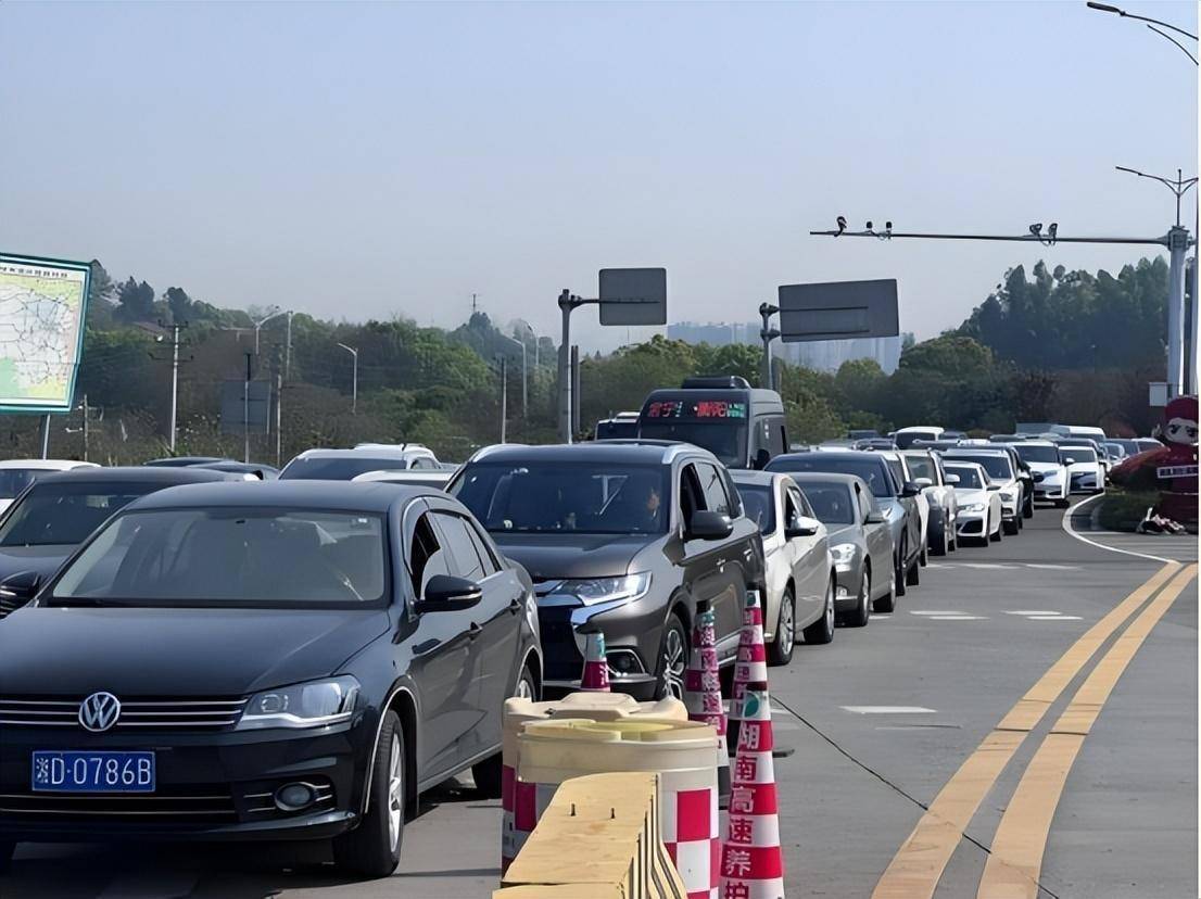 阿塞拜疆外债为48.9亿美元