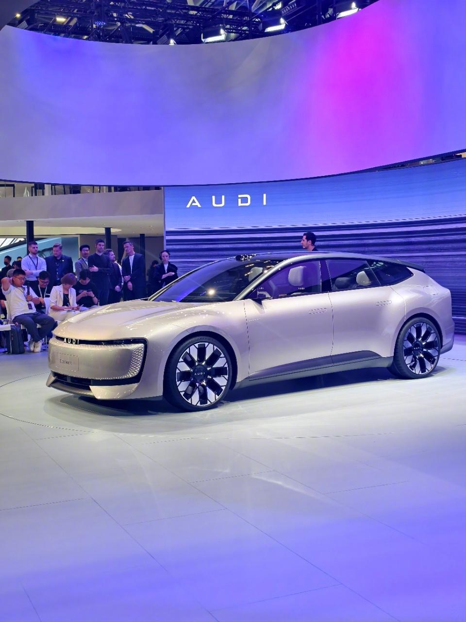 上汽奥迪AUDI品牌首款SUV概念车全球首秀，量产版明年上市