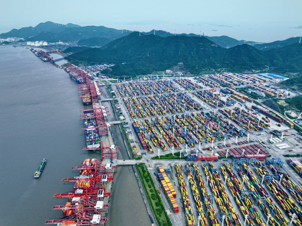 宁波港海铁联运按下“加速键” 今年业务量已超去年总量