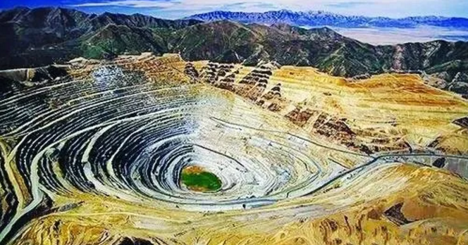 非洲开发银行副行长视察刚果（布）国家数据中心建设现场