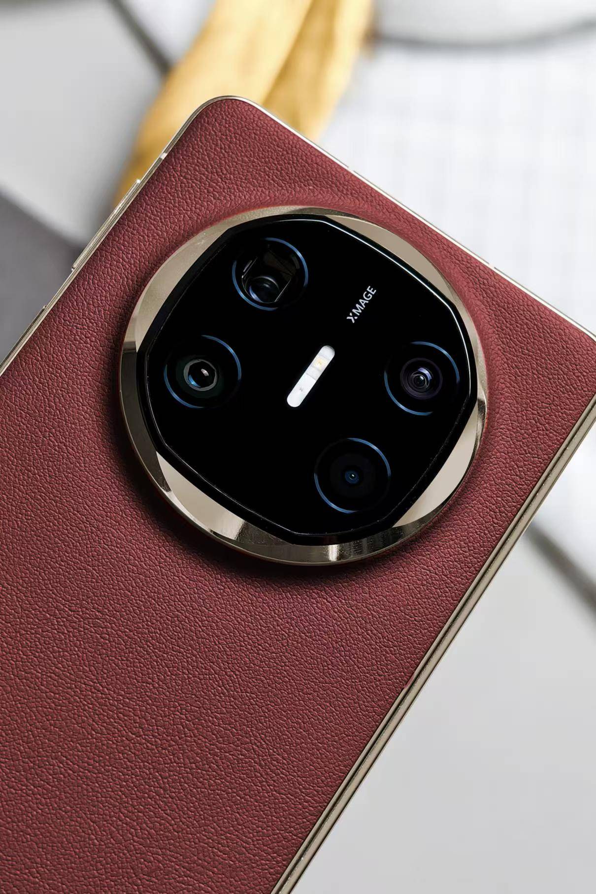 华为Mate 80系列正式发布 首次实现全金属设计