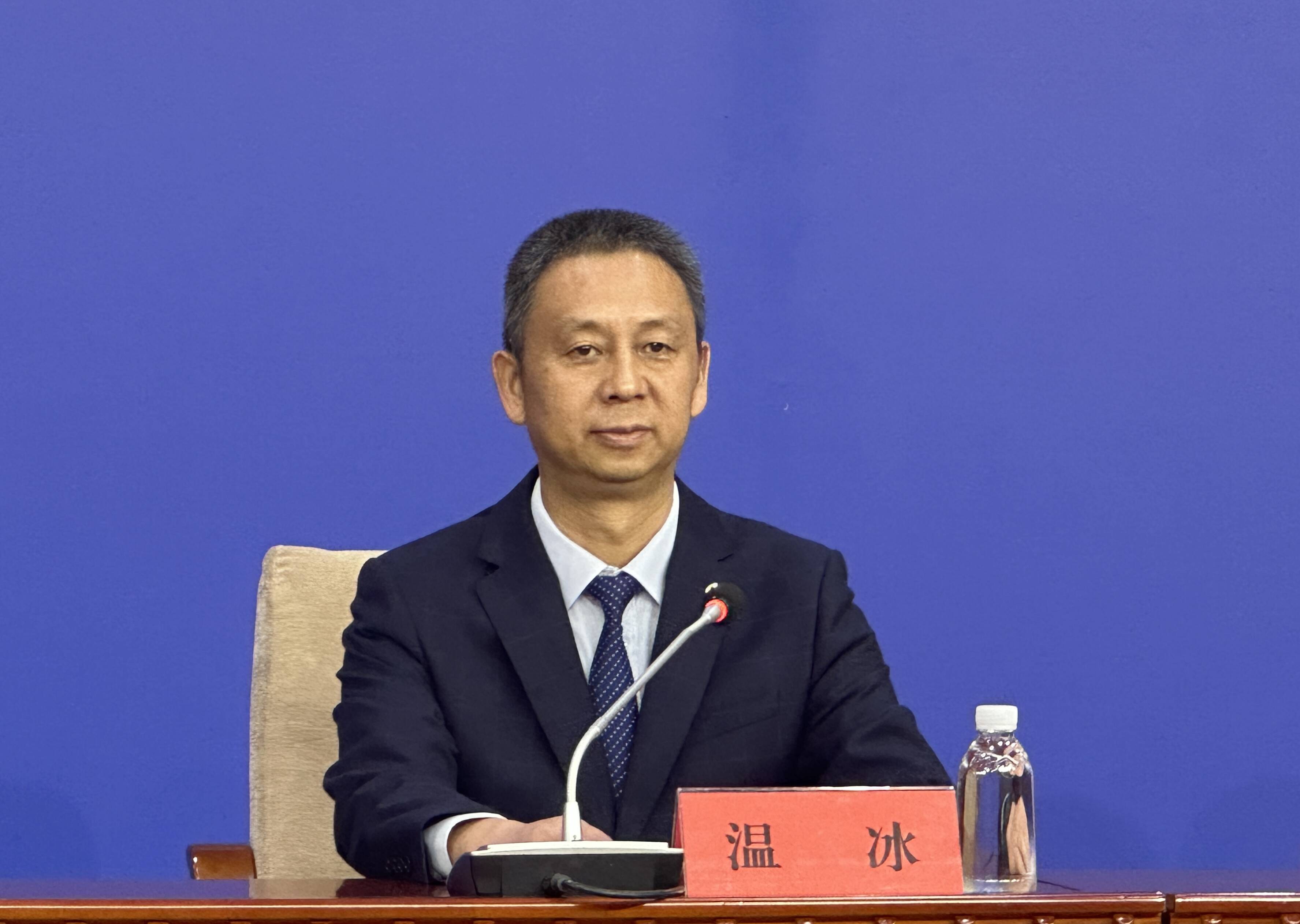 多地年末发债 扎堆投向政府引导基金：广东规模超160亿 加码科技创新