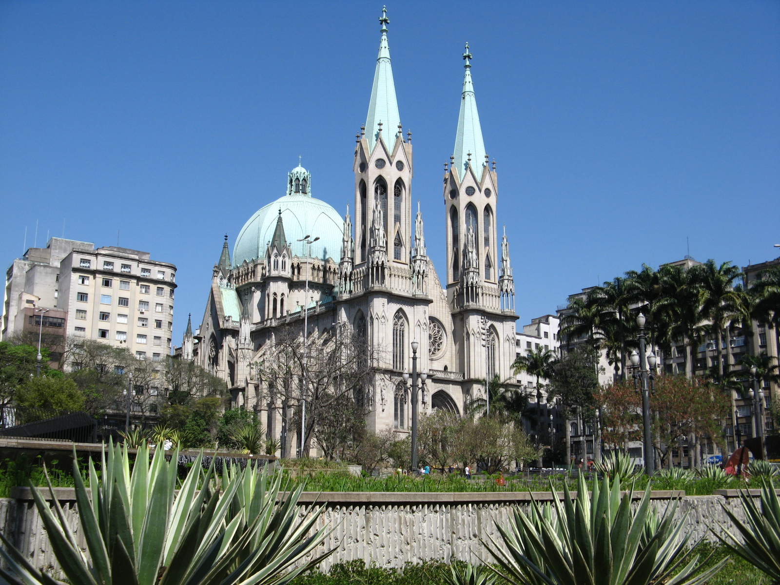 白春晖参赞会见圣保罗州交通厅厅长阿萨尔维