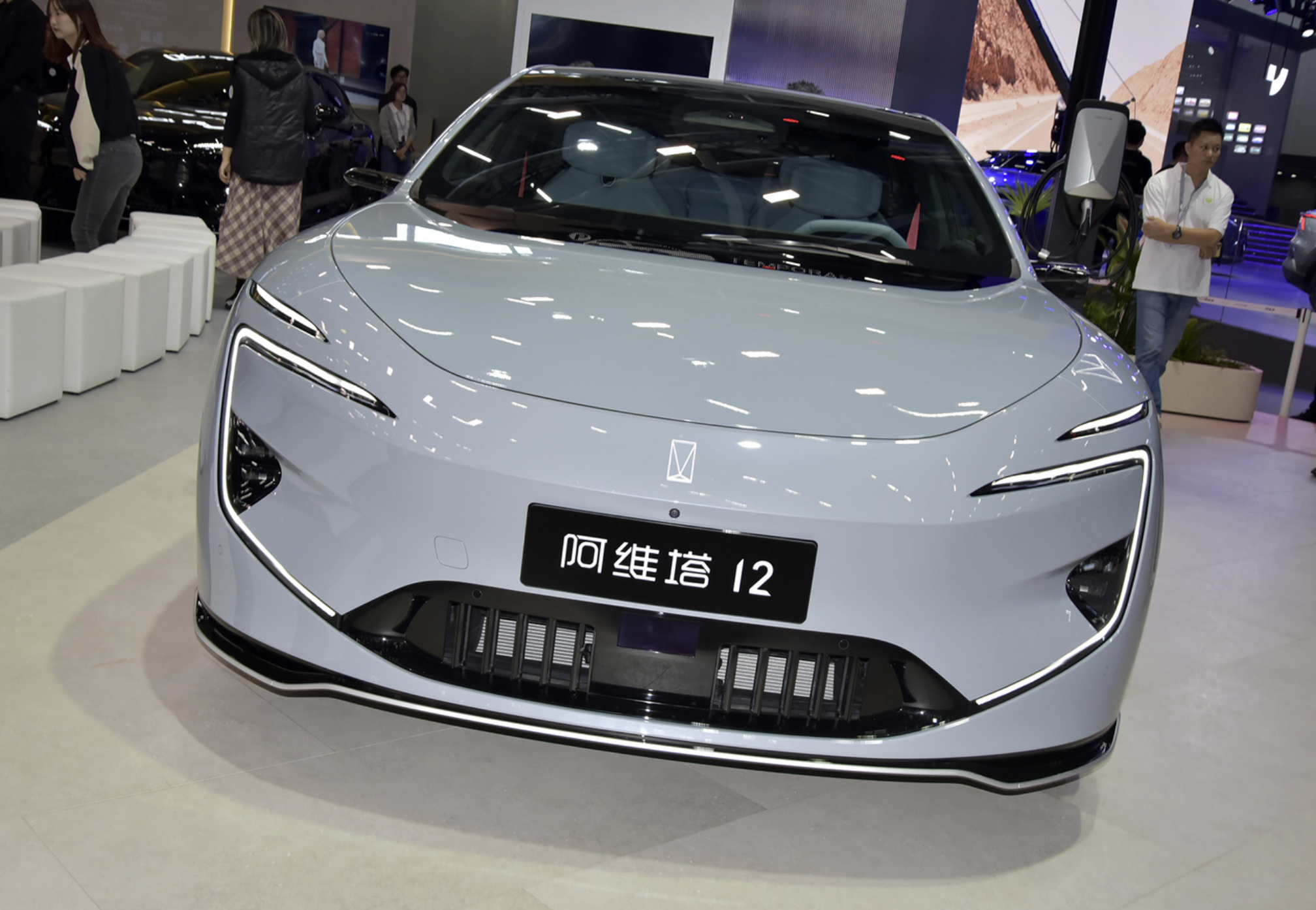 阿维塔递表港交所，2027年推出与引望合作的4款大型车