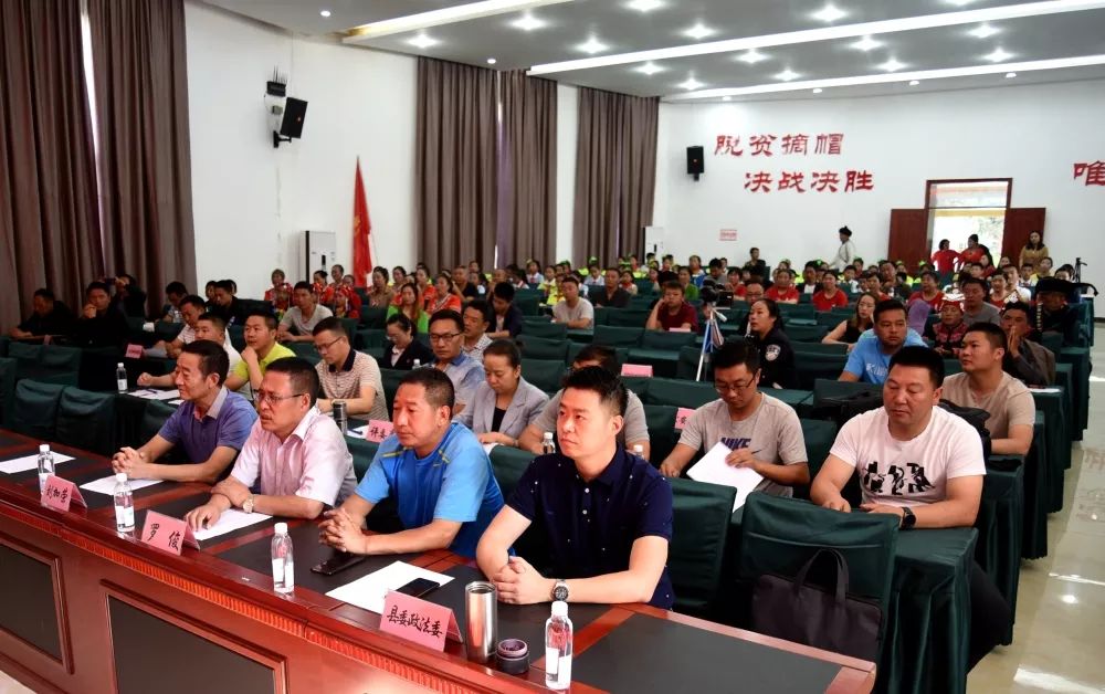 张胜斌参赞出席布隆迪杂交水稻现场会