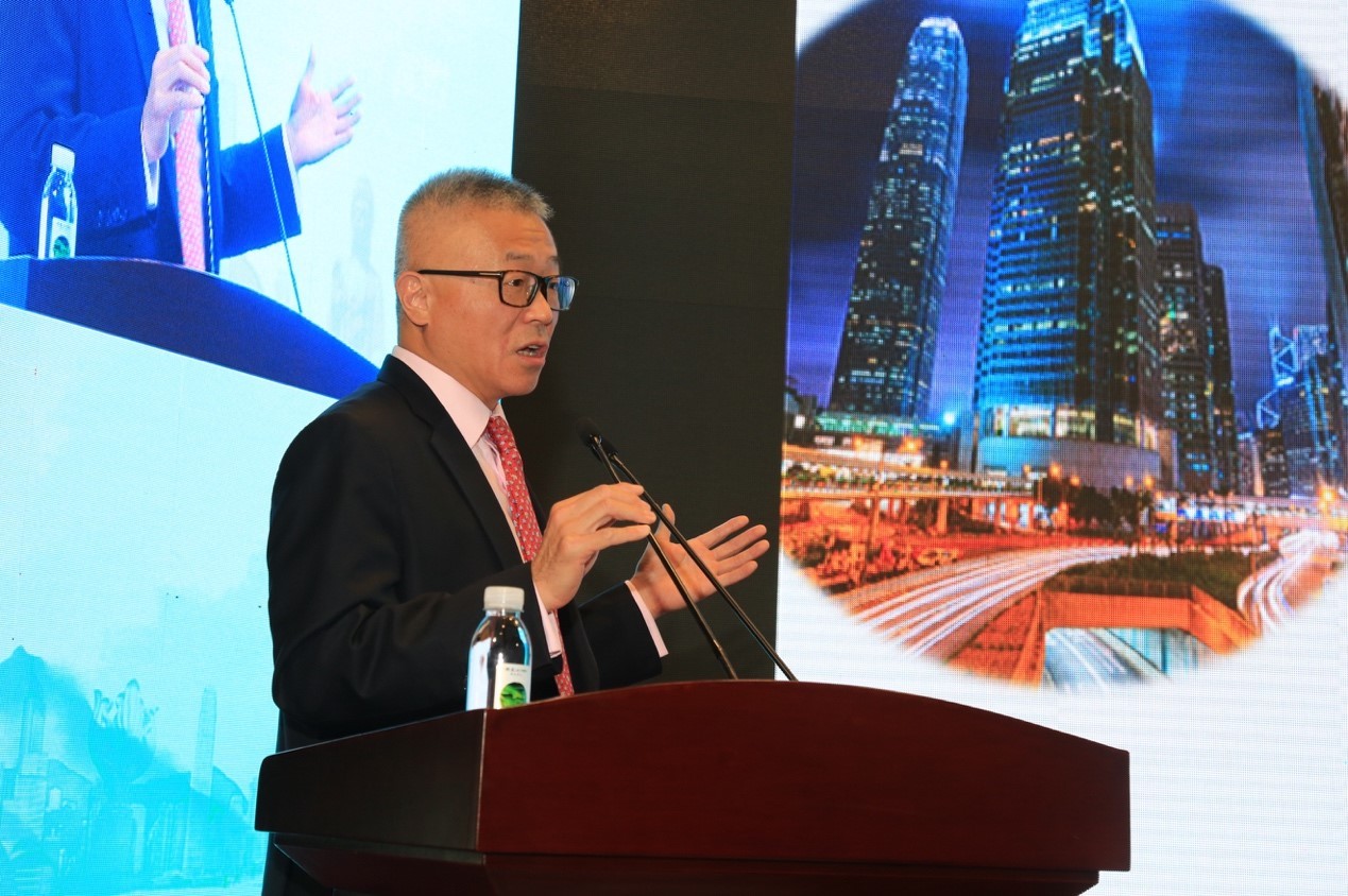 席春迎：我的香港资本市场十五年