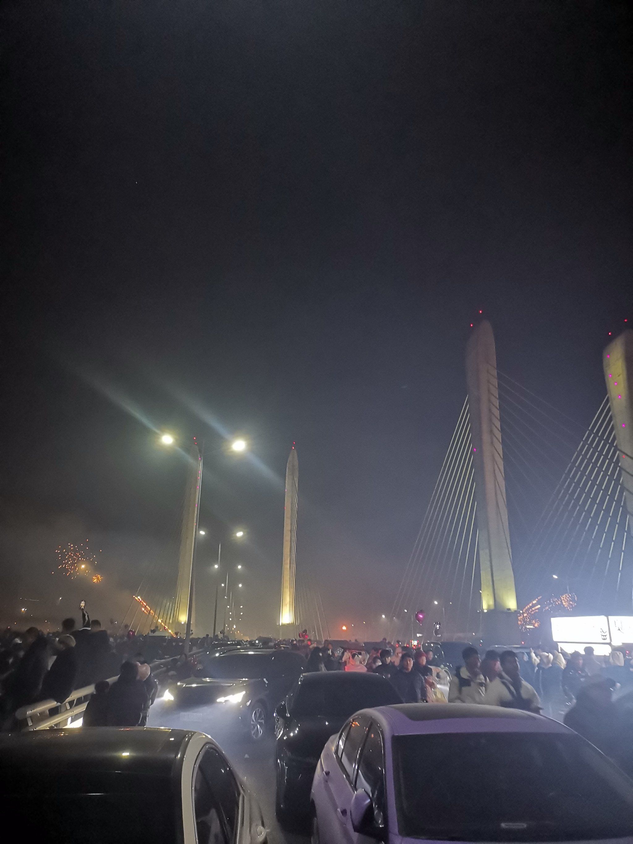 突发，停牌！300270，筹划控制权变更！