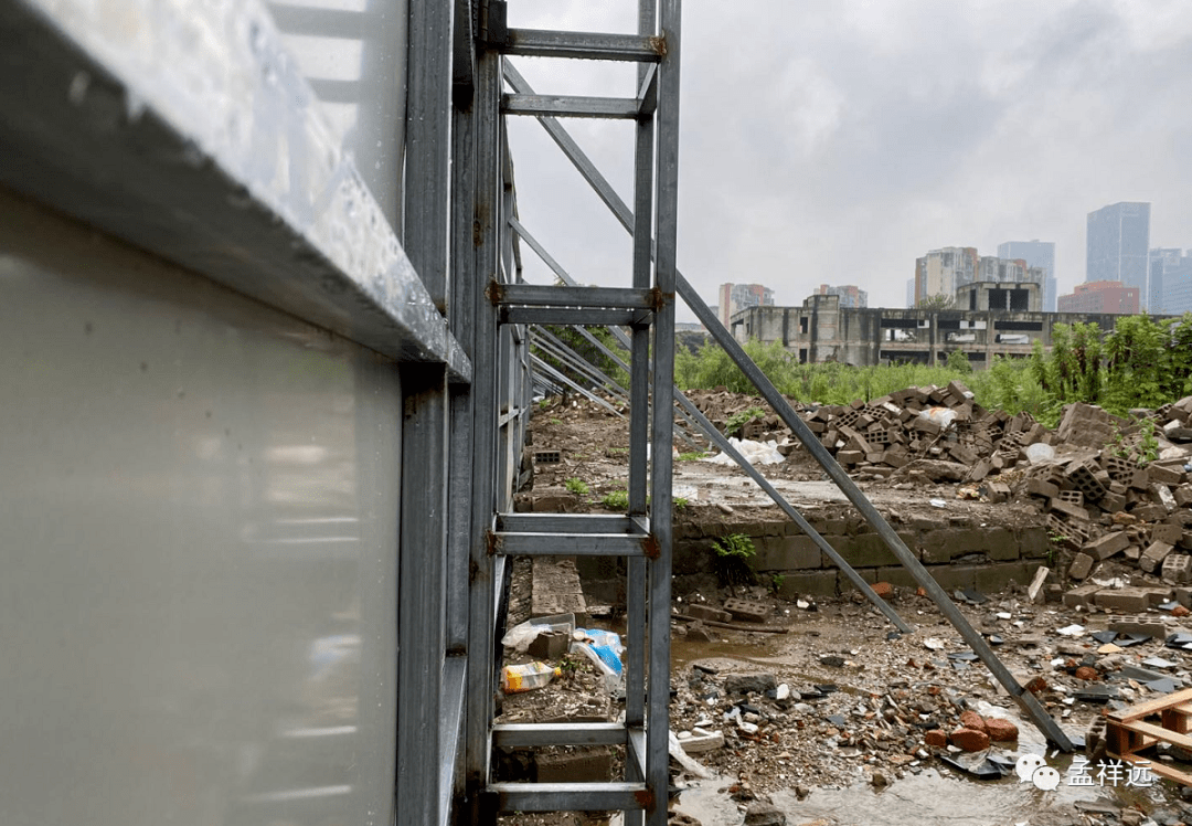 “史上最强接盘侠”：从买一套烂尾房到买下整个小区