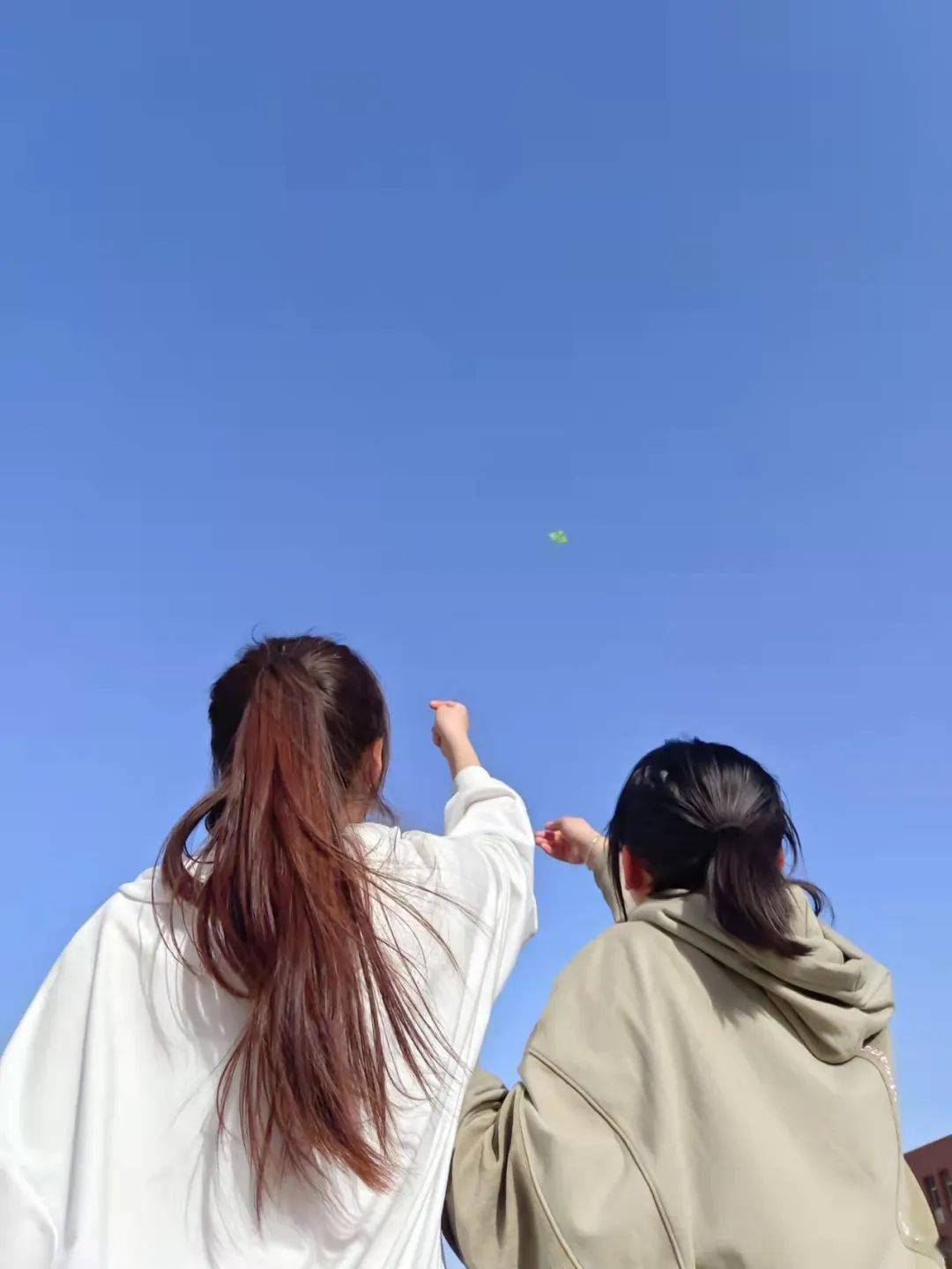 向阳而生的创业板指，用三次“微笑”穿越15年牛熊