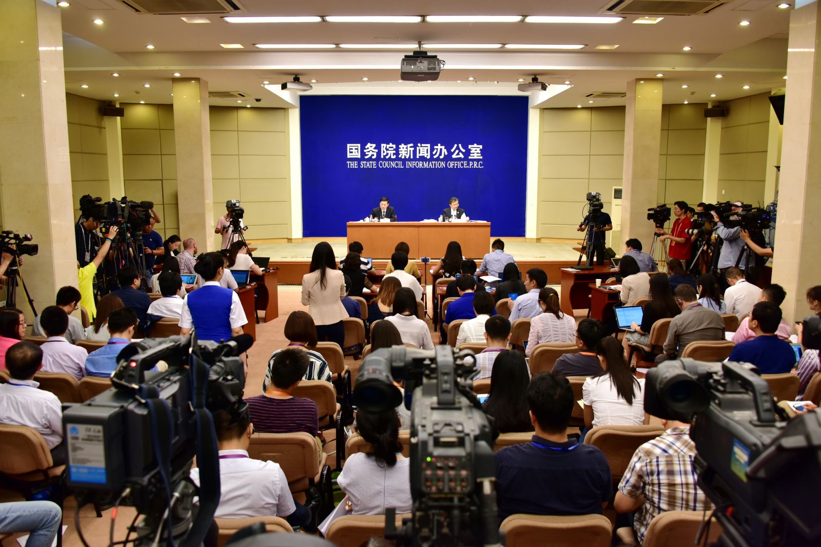 国家医保局局长章轲：“回流药”会要人命，坚决打击