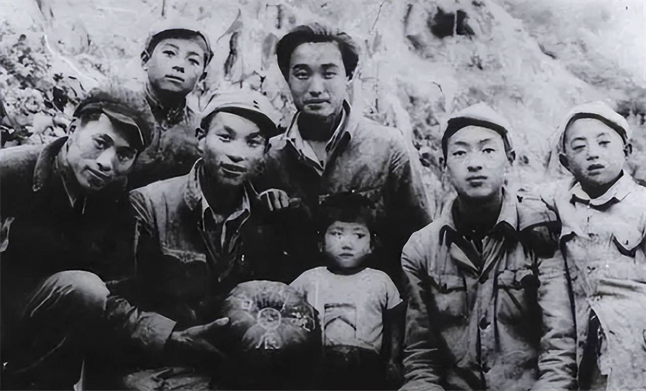 驻苏使馆贾金易参赞与苏自然资源部部长签署援建苏里南村庄供水项目地勘工作座谈会议纪要