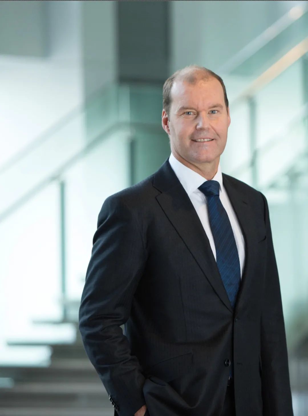 王有莉参赞会见牙买加卫生和健康部首席医疗官麦肯齐