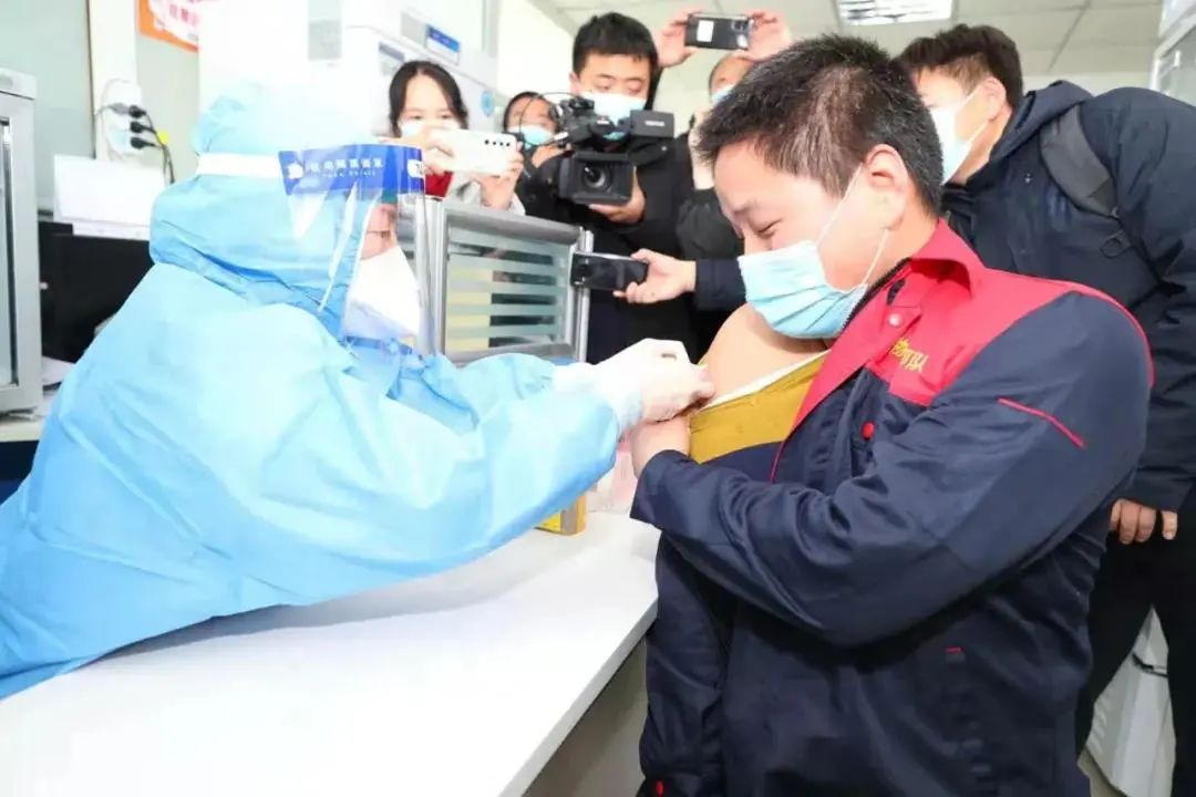 全球首创疫苗在武汉诞生 最快月底能打