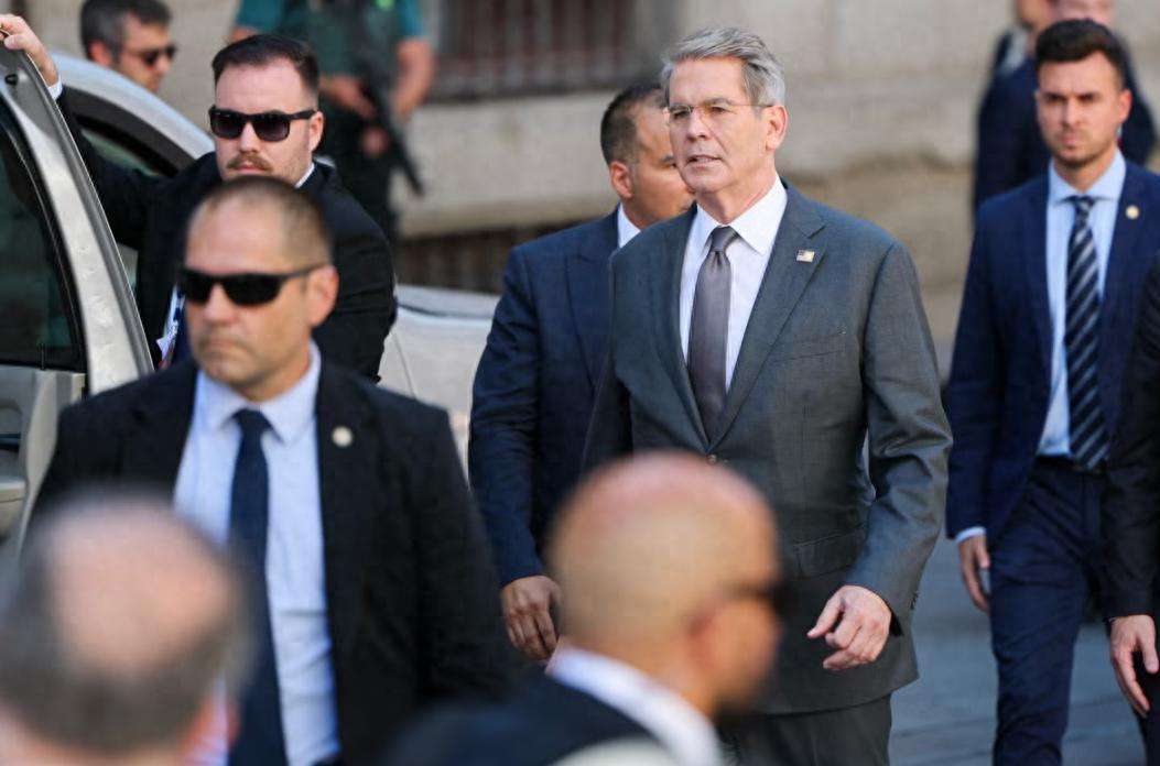 商务部国际贸易谈判代表兼副部长李成钢出席金砖国家特殊经济区中国合作中心建设工作推进会