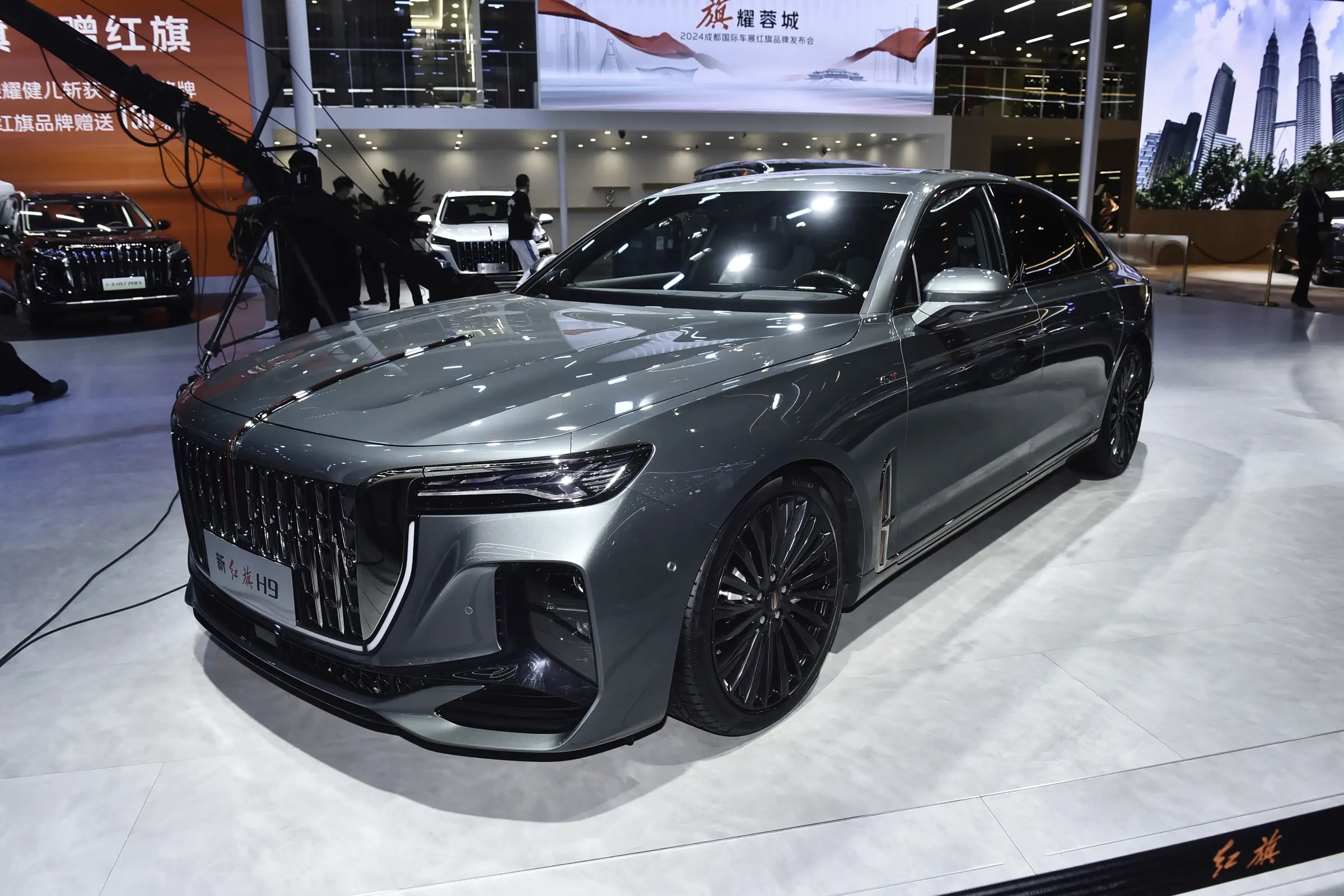 新品牌架构下首款车型上市 红旗汽车急需打破市场固有认知