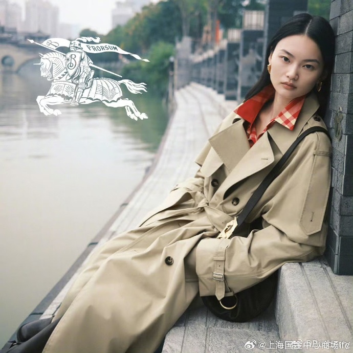 Burberry2026新禧贺岁，广告大片礼赞马年新春