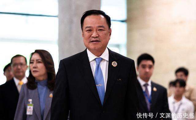 外交部部长助理刘彬同乌克兰第一副外长基斯利察举行中乌外交部政治磋商