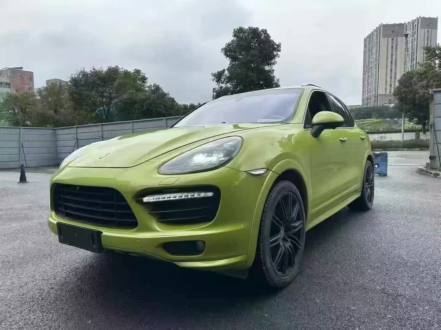 热搜！120多万卡宴只卖60万，不过……