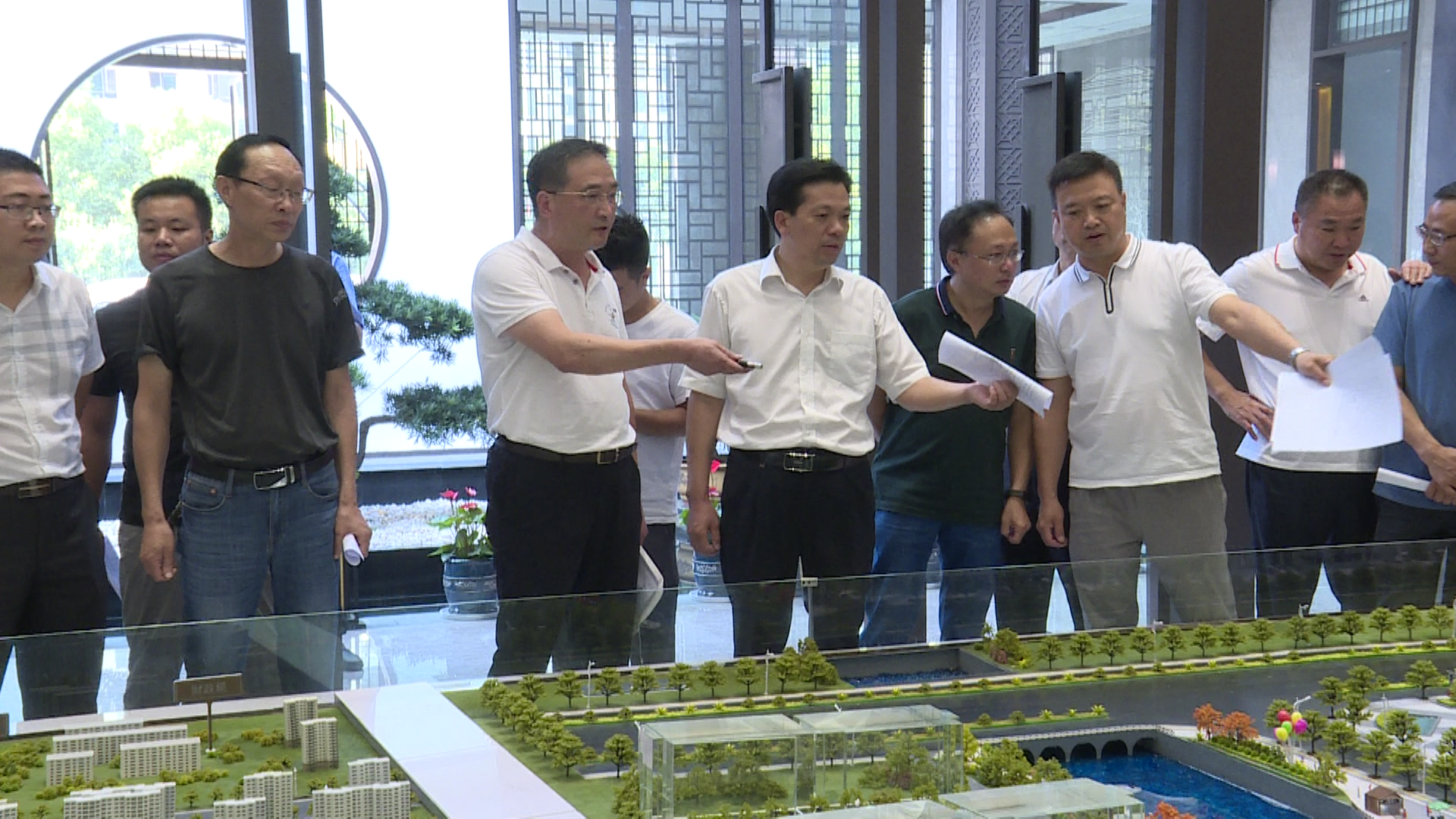 金达莱拟3000万元增资中科鸿泰，优化产业结构