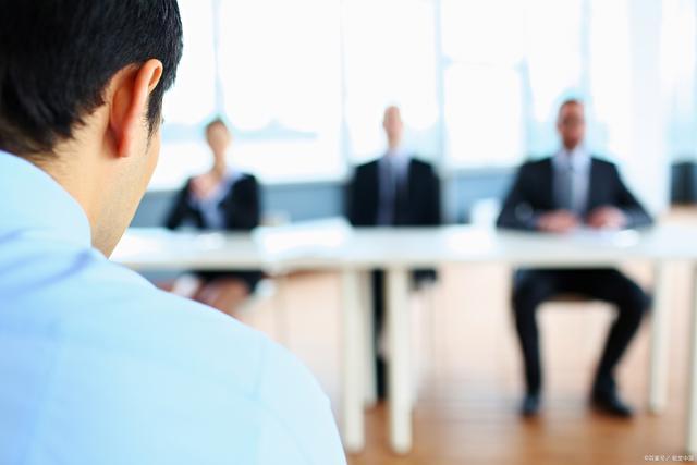 利比里亚面临非法出口生胶危机，严重威胁国家经济和就业